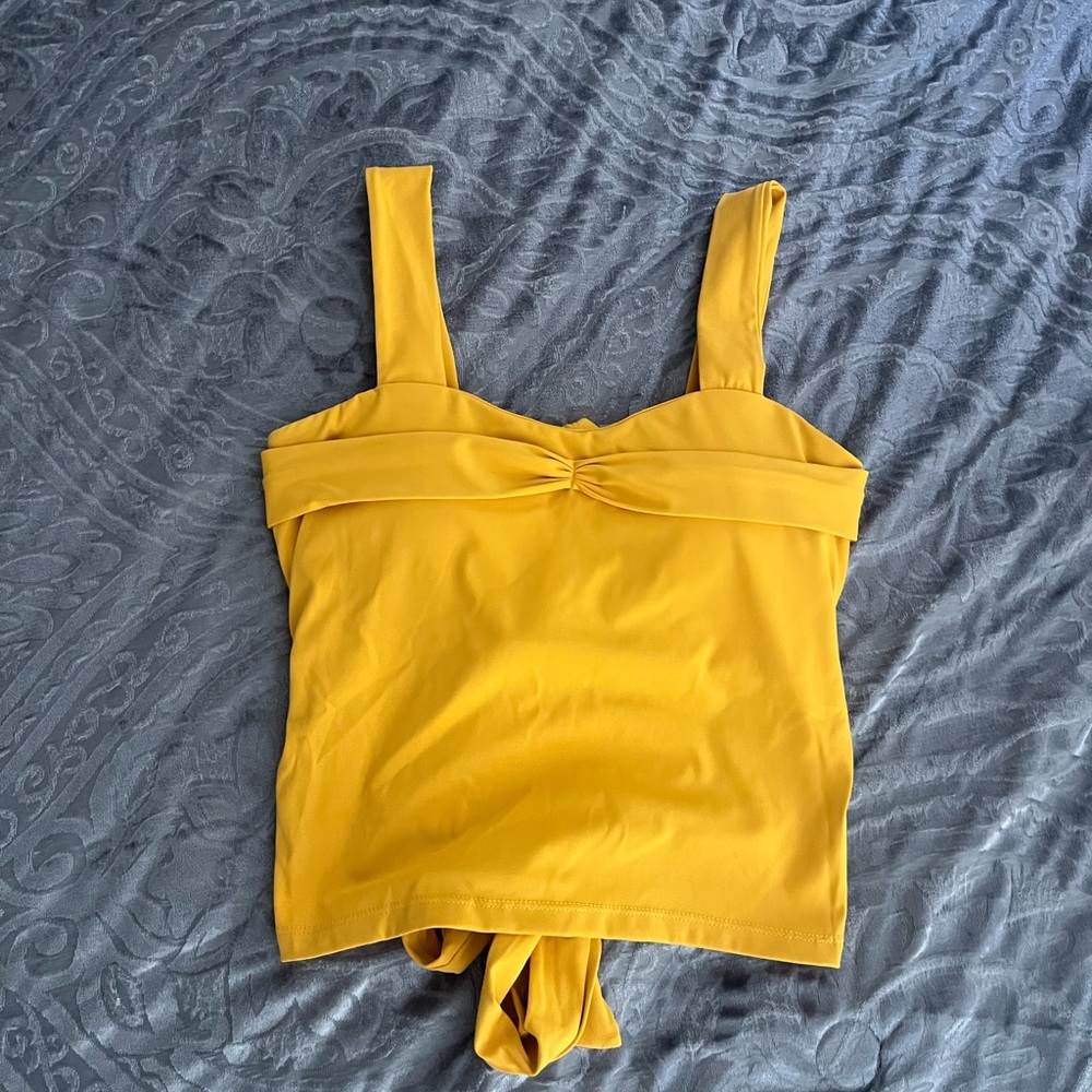 Brand new halara top size medium